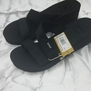 Teva Sandles